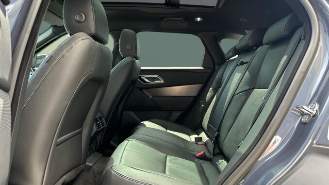 Land Rover Range Rover Velar 3.0 D300 MHEV Belgravia Edition 5dr Auto Diesel Estate - Image 4